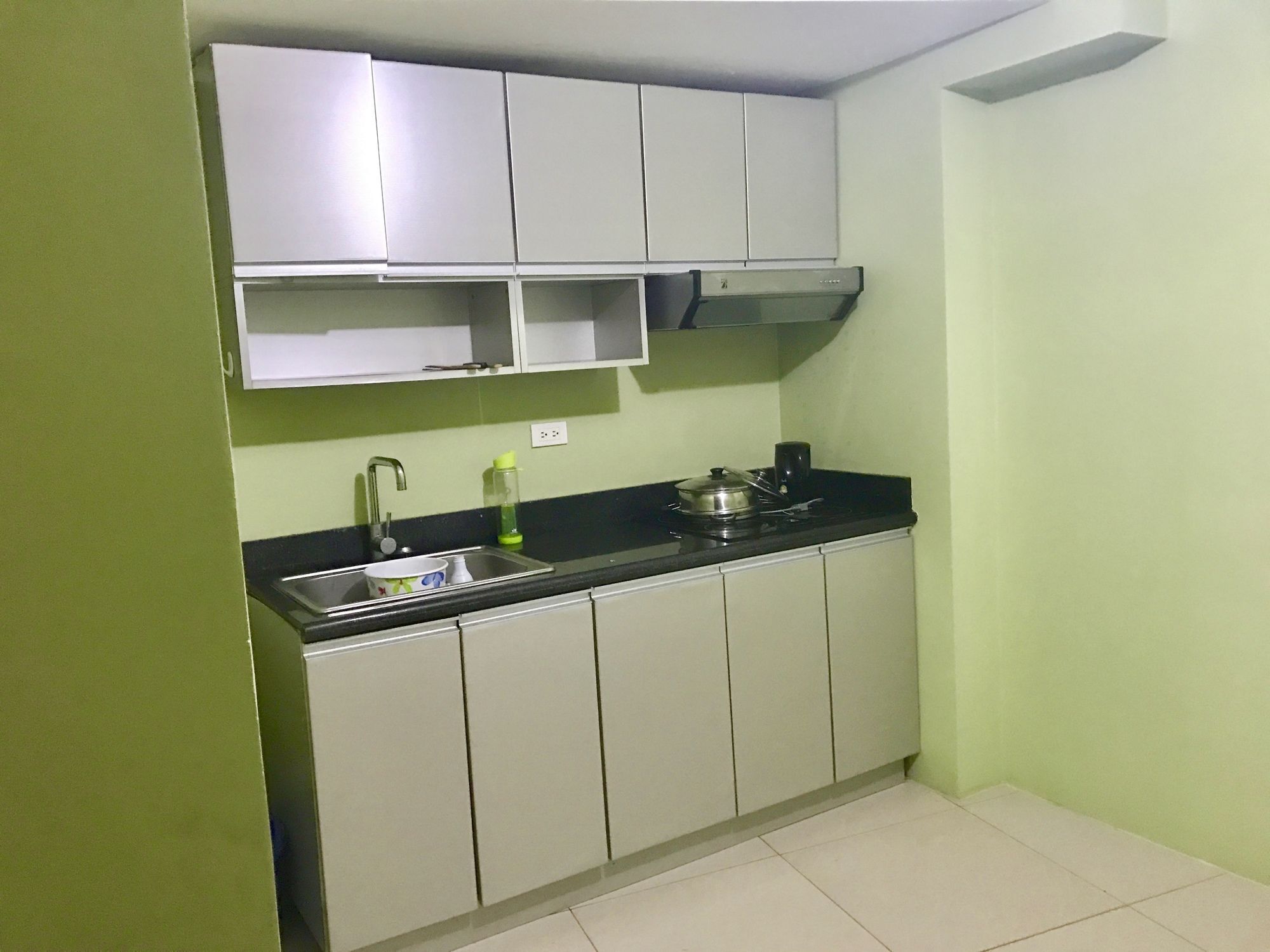 The Beacon Serviced Residences Makati City Екстер'єр фото