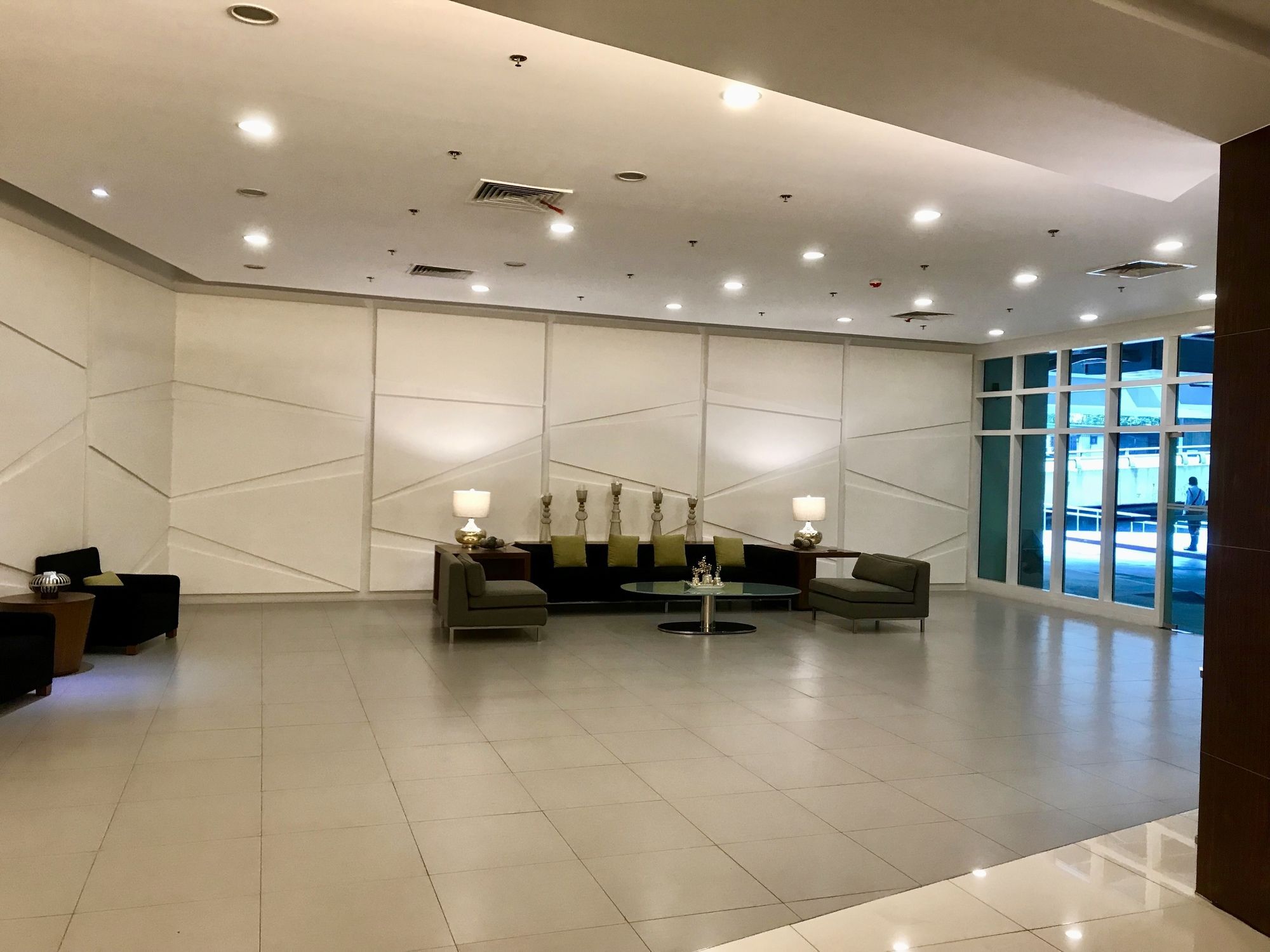 The Beacon Serviced Residences Makati City Екстер'єр фото