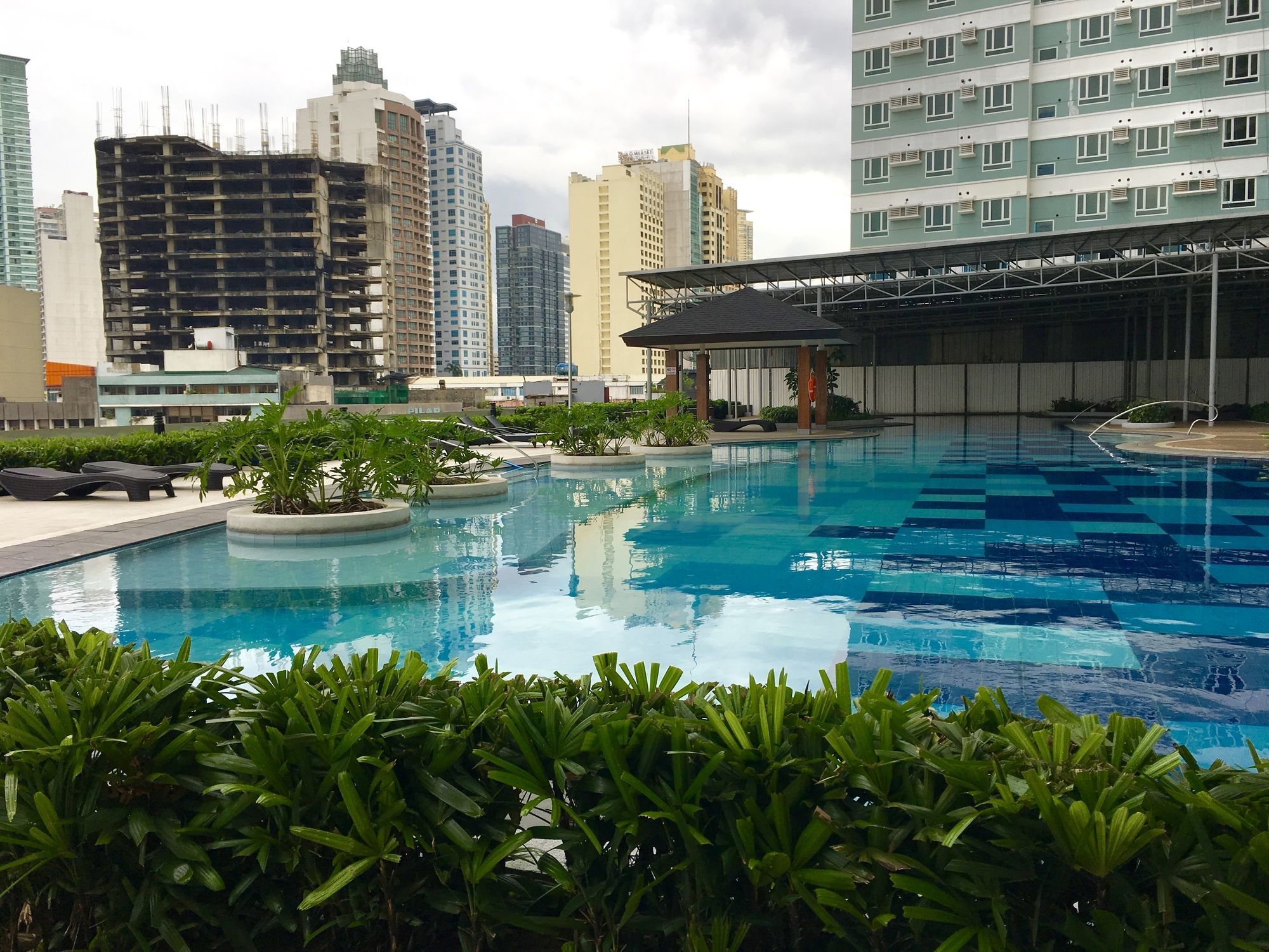 The Beacon Serviced Residences Makati City Екстер'єр фото